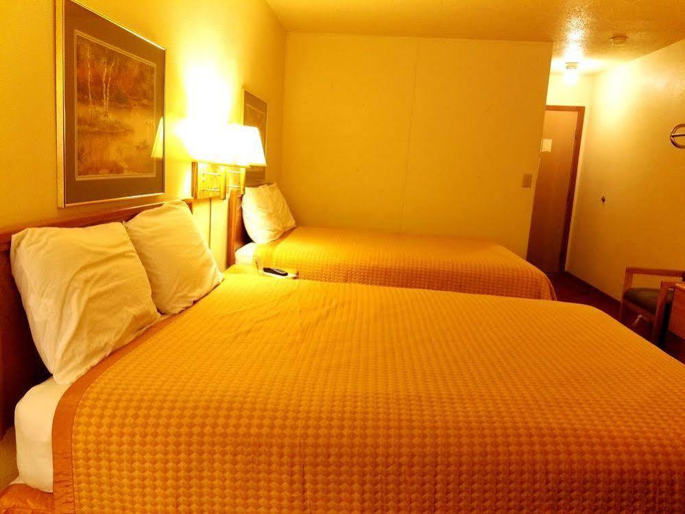 Sunset Inn Williamsburg ภายนอก รูปภาพ